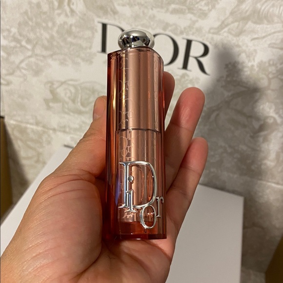 Dior Backstage Glossy Lip Shine in Deep Red - Picture 3 of 4